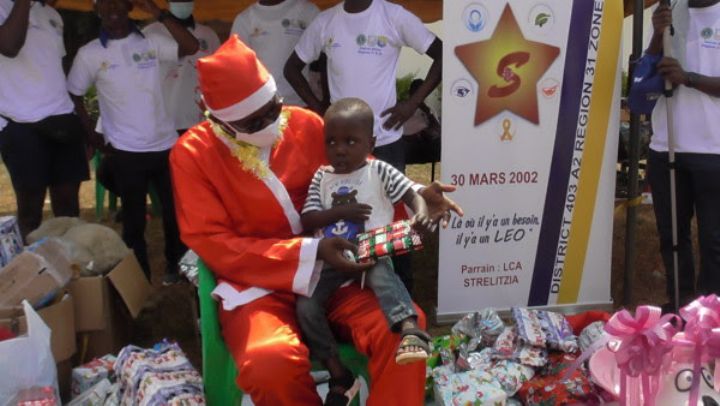 Noël 2020 : 250 enfants reçoivent des cadeaux du club 